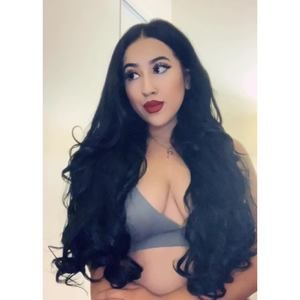 Meet your Posher, Stephanie